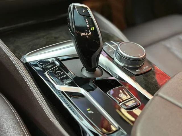 BMW 5 Series 2021 Reforma 525Li M Conjunto deportivo interior foto 11 BMW 5 Series 2021 Reforma 525Li M Conjunto deportivo interior foto 11