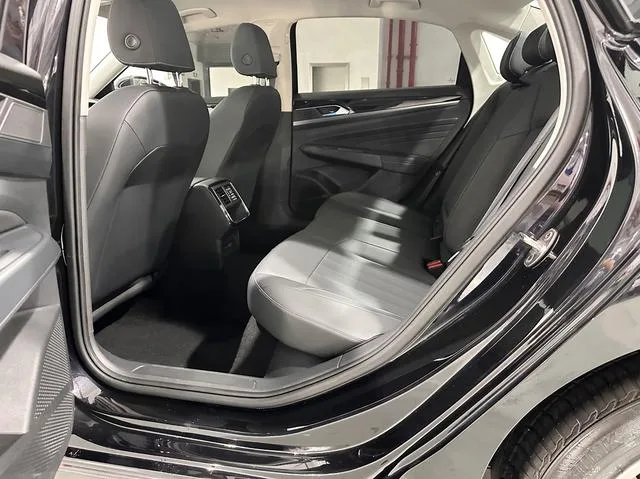 Volkswagen Passat 2024 280TSI Edición de negocios interior foto 16 Volkswagen Passat 2024 280TSI Edición de negocios interior foto 16