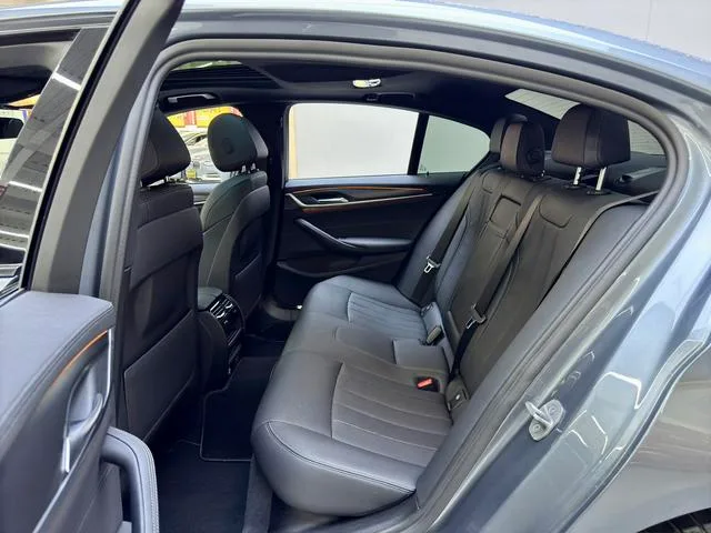 BMW 5 Series 2021 525i M Conjunto deportivo exterior foto 3 BMW 5 Series 2021 525i M Conjunto deportivo exterior foto 3
