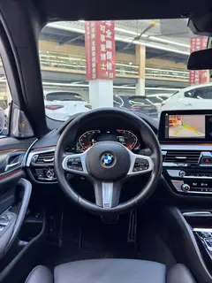 BMW 5 Series 2021 525i M Conjunto deportivo interior foto 9 BMW 5 Series 2021 525i M Conjunto deportivo interior foto 9