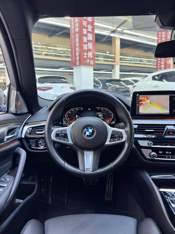 BMW 5 Series 2021 525i M Conjunto deportivo interior foto 9 BMW 5 Series 2021 525i M Conjunto deportivo interior foto 9
