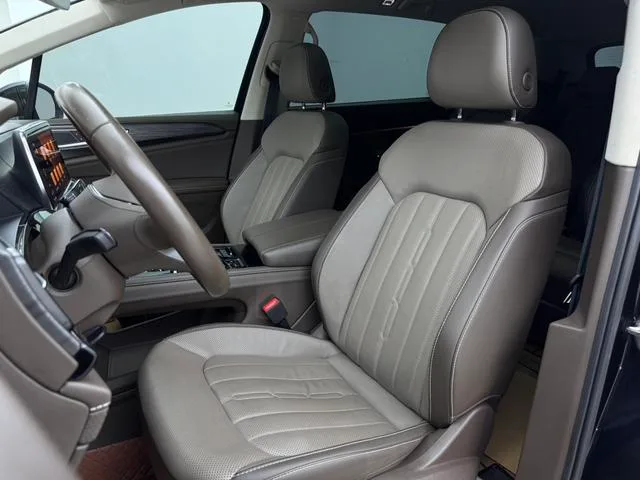 Volkswagen Viloran 2022 380TSI Zunchi Edition interior photo 11 Volkswagen Viloran 2022 380TSI Zunchi Edition interior photo 11