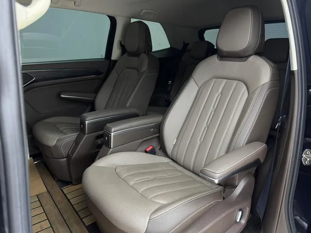 Volkswagen Viloran 2022 380TSI Zunchi Edition interior photo 12 Volkswagen Viloran 2022 380TSI Zunchi Edition interior photo 12