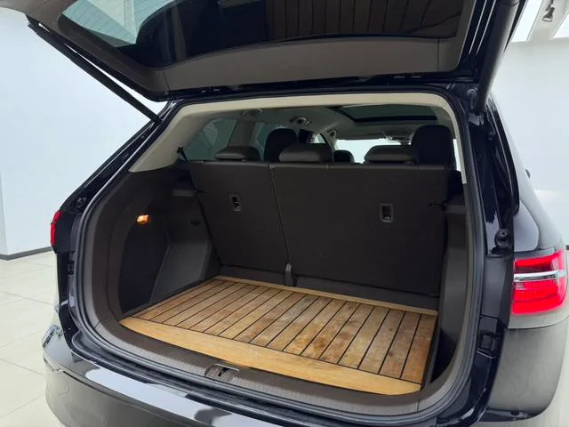 Volkswagen Viloran 2022 380TSI Zunchi Edition interior photo 13 Volkswagen Viloran 2022 380TSI Zunchi Edition interior photo 13