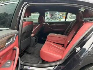 BMW 5 Series 2022 Reforma 530Li Líder M Conjunto deportivo interior foto 8 BMW 5 Series 2022 Reforma 530Li Líder M Conjunto deportivo interior foto 8