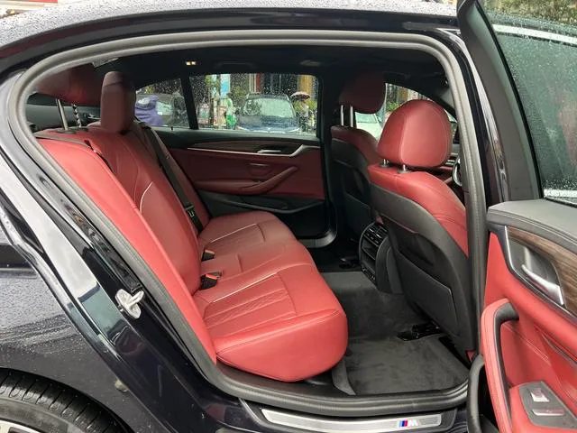 BMW 5 Series 2022 Reforma 530Li Líder M Conjunto deportivo interior foto 9 BMW 5 Series 2022 Reforma 530Li Líder M Conjunto deportivo interior foto 9