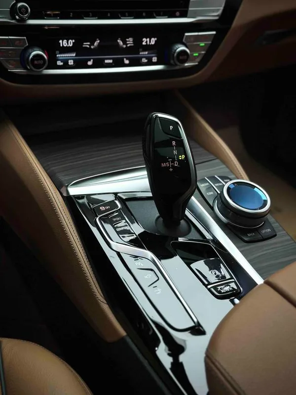 BMW 6 Series GT 2021 630i Luxury Design Set interior photo 6 BMW 6 Series GT 2021 630i Luxury Design Set interior photo 6