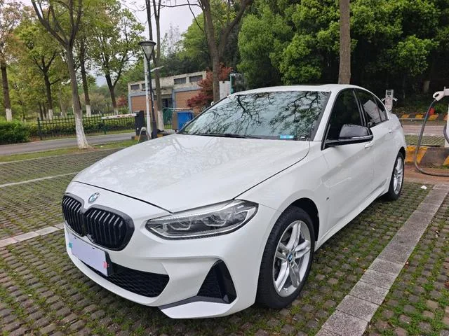 BMW 1 Series 2023 120i M Спортивные ночные издания экстерьер фото 1 BMW 1 Series 2023 120i M Спортивные ночные издания экстерьер фото 1