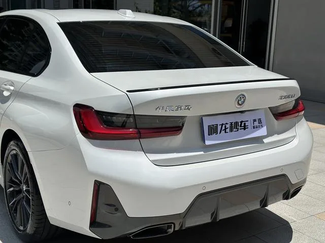 BMW 3 Series 2023 325Li M Sports Night Suit interior photo 16 BMW 3 Series 2023 325Li M Sports Night Suit interior photo 16