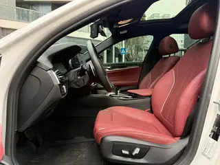 BMW 5 Series 2022 530Li Líder M Conjunto deportivo exterior foto 10 BMW 5 Series 2022 530Li Líder M Conjunto deportivo exterior foto 10