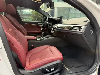 BMW 5 Series 2022 530Li Líder M Conjunto deportivo interior foto 16 BMW 5 Series 2022 530Li Líder M Conjunto deportivo interior foto 16