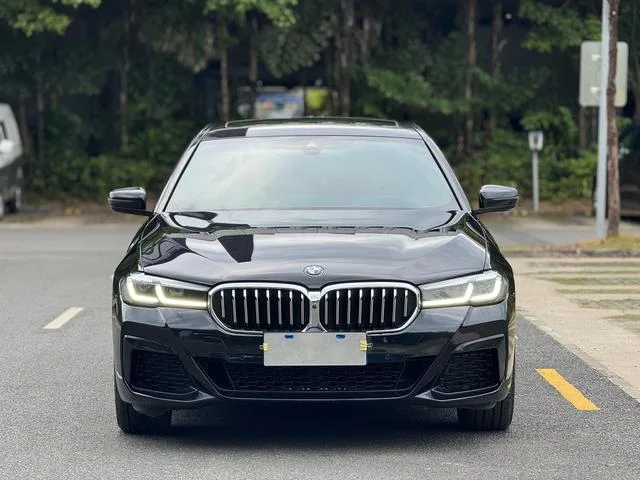 BMW 5 Series 2023 Reforma 530Li Tipo de lujo M Conjunto deportivo exterior foto 2 BMW 5 Series 2023 Reforma 530Li Tipo de lujo M Conjunto deportivo exterior foto 2