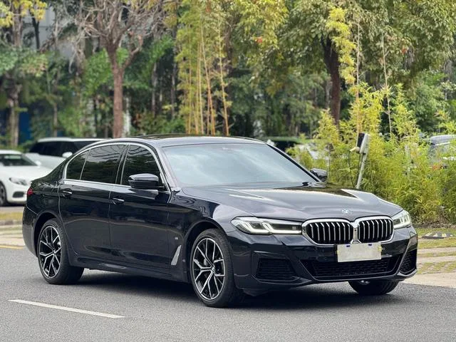 BMW 5 Series 2023 Reforma 530Li Tipo de lujo M Conjunto deportivo exterior foto 3 BMW 5 Series 2023 Reforma 530Li Tipo de lujo M Conjunto deportivo exterior foto 3