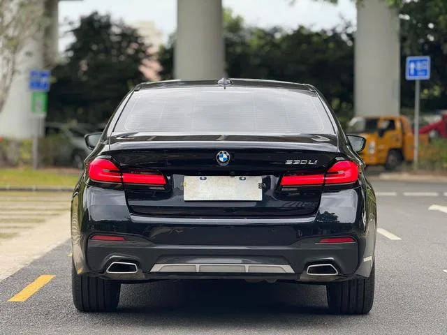 BMW 5 Series 2023 Reforma 530Li Tipo de lujo M Conjunto deportivo exterior foto 6 BMW 5 Series 2023 Reforma 530Li Tipo de lujo M Conjunto deportivo exterior foto 6