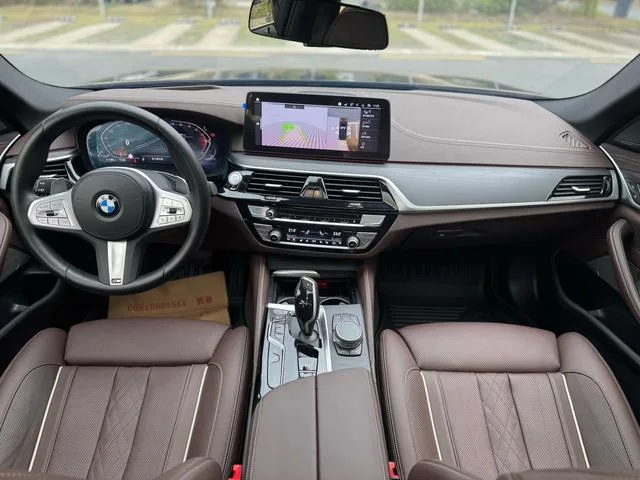 BMW 5 Series 2023 Reforma 530Li Tipo de lujo M Conjunto deportivo interior foto 18 BMW 5 Series 2023 Reforma 530Li Tipo de lujo M Conjunto deportivo interior foto 18