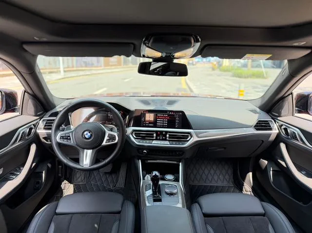 BMW 4 Series 2022 430i Gran Coupe M Traje nocturno deportivo Yao interior foto 7 BMW 4 Series 2022 430i Gran Coupe M Traje nocturno deportivo Yao interior foto 7