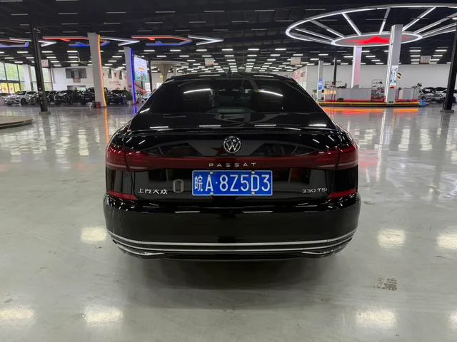 Volkswagen Passat 2023 330TSI Elite Edition interior photo 12 Volkswagen Passat 2023 330TSI Elite Edition interior photo 12