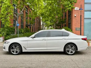 BMW 5 Series 2021 530Li Leading Type Luxury Set exterior photo 2 BMW 5 Series 2021 530Li Leading Type Luxury Set exterior photo 2