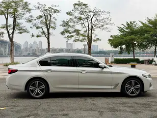 BMW 5 Series 2021 530Li Leading Type Luxury Set exterior photo 6 BMW 5 Series 2021 530Li Leading Type Luxury Set exterior photo 6