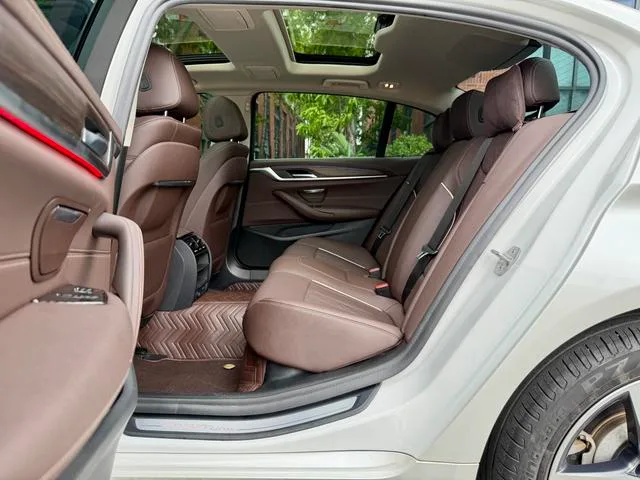 BMW 5 Series 2021 530Li Leading Type Luxury Set interior photo 10 BMW 5 Series 2021 530Li Leading Type Luxury Set interior photo 10