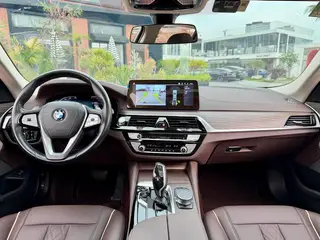BMW 5 Series 2021 530Li Leading Type Luxury Set interior photo 12 BMW 5 Series 2021 530Li Leading Type Luxury Set interior photo 12