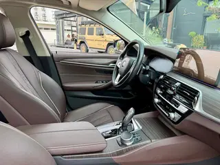 BMW 5 Series 2021 530Li Leading Type Luxury Set interior photo 14 BMW 5 Series 2021 530Li Leading Type Luxury Set interior photo 14