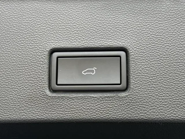 Volkswagen T-Roc 2024 300TSI DSG Chen Guang Edition interior photo 16 Volkswagen T-Roc 2024 300TSI DSG Chen Guang Edition interior photo 16