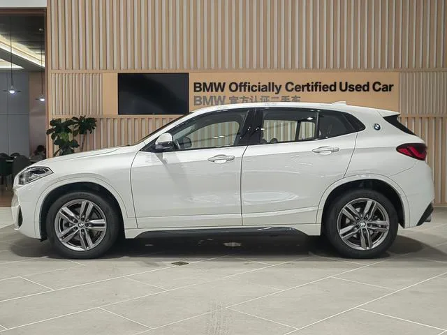 BMW X2 2022 sDrive25i M Conjunto deportivo exterior foto 3 BMW X2 2022 sDrive25i M Conjunto deportivo exterior foto 3