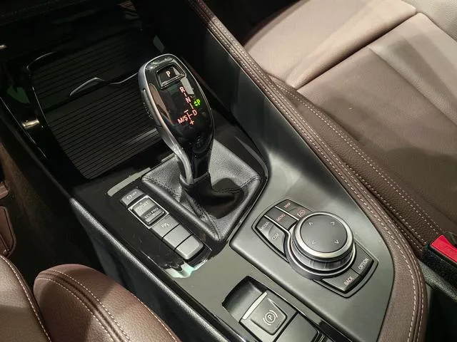 BMW X2 2022 sDrive25i M Conjunto deportivo interior foto 11 BMW X2 2022 sDrive25i M Conjunto deportivo interior foto 11
