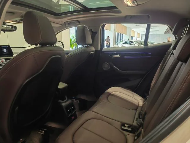 BMW X2 2022 sDrive25i M Conjunto deportivo interior foto 12 BMW X2 2022 sDrive25i M Conjunto deportivo interior foto 12