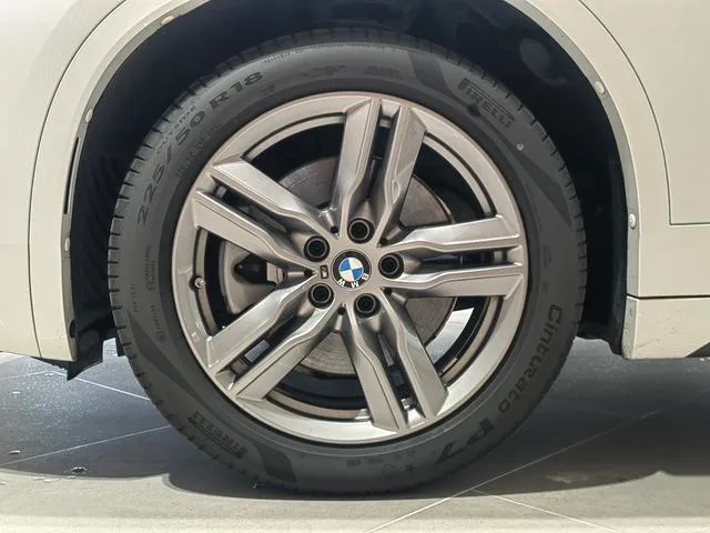 BMW X2 2022 sDrive25i M Conjunto deportivo interior foto 14 BMW X2 2022 sDrive25i M Conjunto deportivo interior foto 14