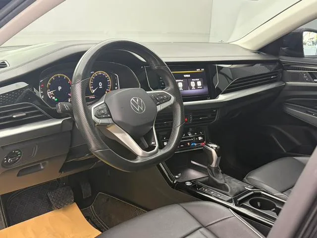 Volkswagen Passat 2022 330TSI Elite Edition interior photo 10 Volkswagen Passat 2022 330TSI Elite Edition interior photo 10