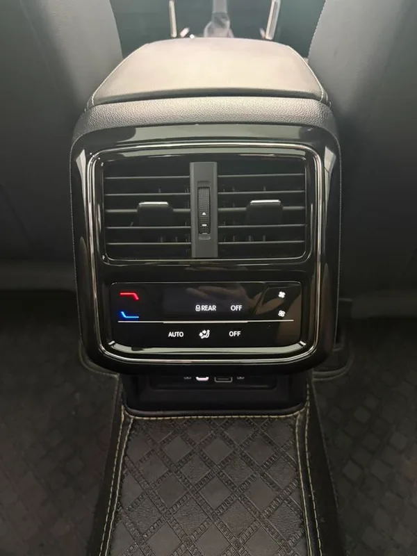 Volkswagen Passat 2022 330TSI Elite Edition interior photo 13 Volkswagen Passat 2022 330TSI Elite Edition interior photo 13