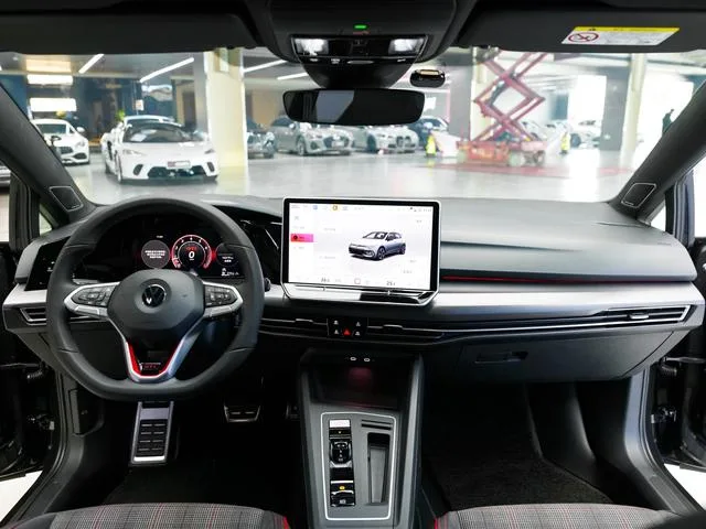 Volkswagen Golf GTI 2025 380TSI DSG GTI interior photo 10