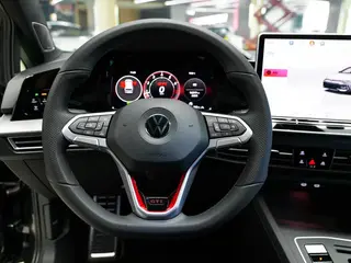 Volkswagen Golf GTI 2025 380TSI DSG GTI interior photo 11