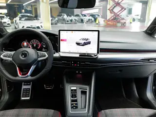 Volkswagen Golf GTI 2025 380TSI DSG GTI interior photo 12
