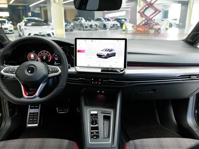 Volkswagen Golf GTI 2025 380TSI DSG GTI interior photo 12