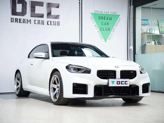 BMW M2 2023 M2 Coupe interior photo 17 BMW M2 2023 M2 Coupe interior photo 17