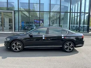 Volkswagen Magotan 2023 200 Dix mille éditions commémoratives 330TSI DSG Type de luxe extérieur photo 3