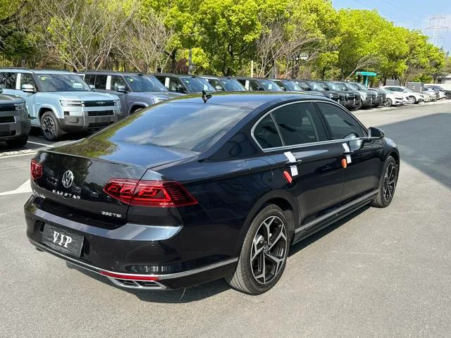 Volkswagen Magotan 2023 200 Dix mille éditions commémoratives 330TSI DSG Type de luxe intérieur photo 17