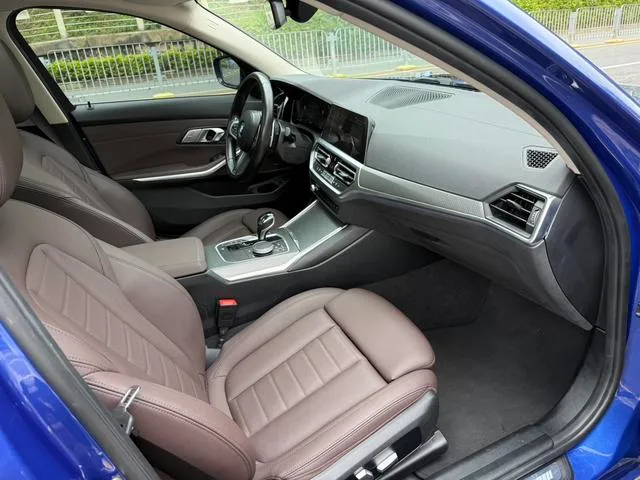 BMW 3 Series 2022 325Li M Traje nocturno deportivo Yao interior foto 7