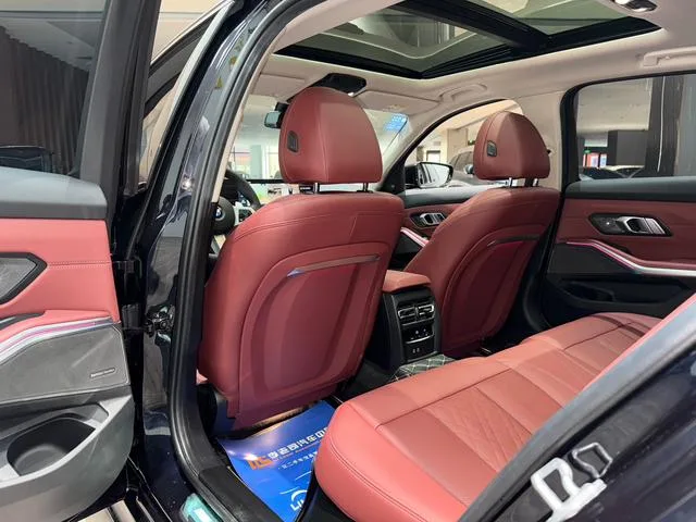 BMW 3 Series 2023 325Li M Sports Night Suit interior photo 20
