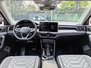 Volkswagen Tayron 2023 300TSI Deux roues motrices, luxe Plus Version avancée intérieur photo 12