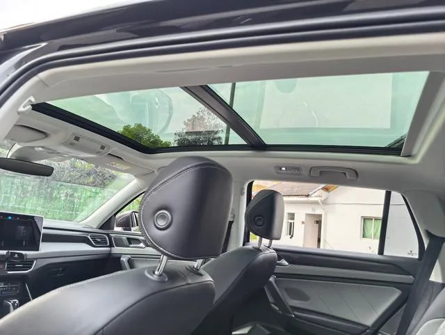 Volkswagen Tayron 2023 300TSI Deux roues motrices, luxe Plus Version avancée intérieur photo 14