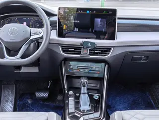 Volkswagen Tayron 2023 300TSI Deux roues motrices, luxe Plus Version avancée intérieur photo 19