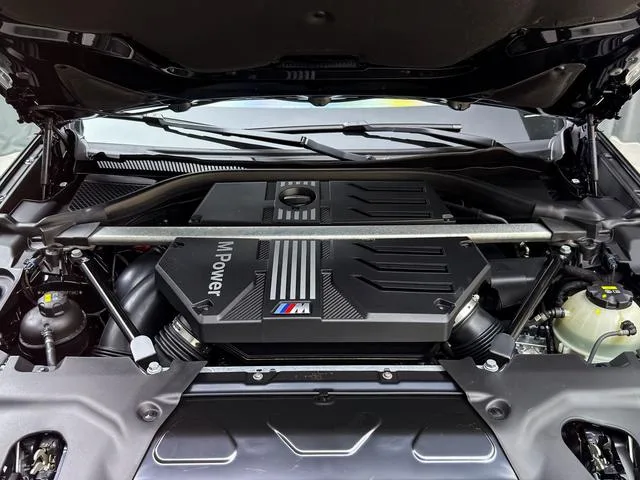 BMW X4 M 2022 X4 M Versión Thunder interior foto 12