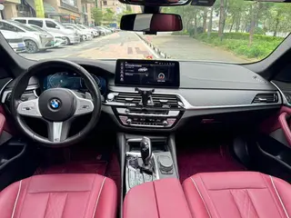 BMW 5 Series 2022 Segundo cambio 530Li Líder M Conjunto deportivo exterior foto 6