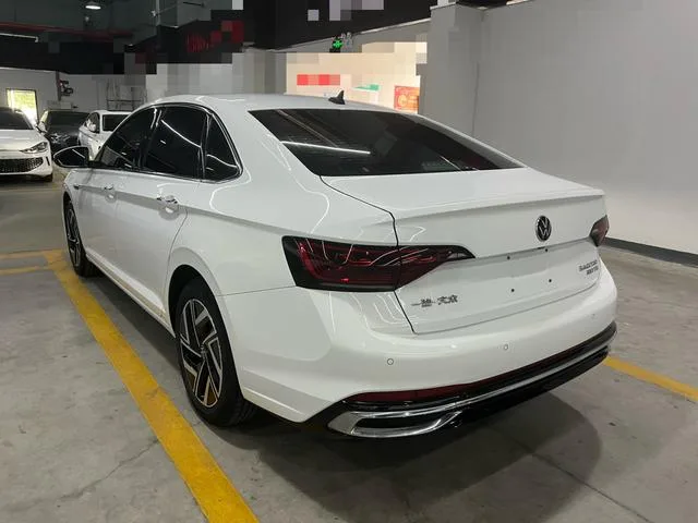 Volkswagen Sagitar 2023 280TSI DSG Version transcendée Plus intérieur photo 6