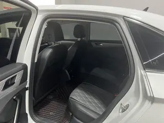 Volkswagen Sagitar 2023 280TSI DSG Version transcendée Plus intérieur photo 8