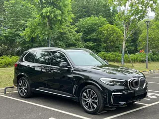 BMW X5 2022 Reforma xDrive 30Li M Conjunto deportivo exterior foto 3